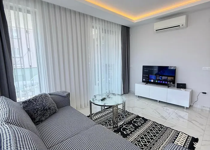 Sa Apartments! 150m To The Cleopatra *