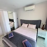 Sa Apartments! 150m To The Cleopatra Апартаменти *