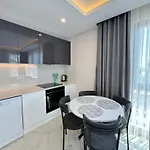 Апартаменти Sa Apartments! 150m To The Cleopatra