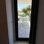 Sa Apartments! 150m To The Cleopatra Апартаменти