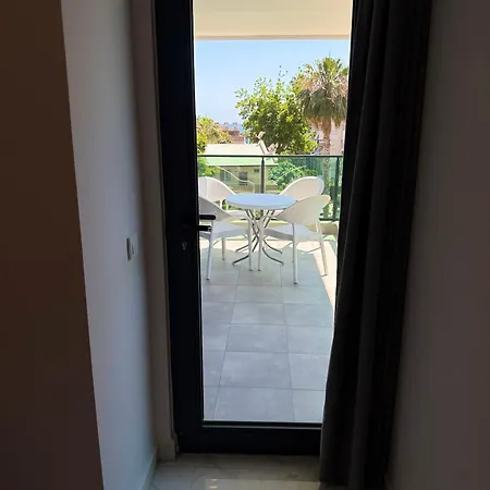 Sa Apartments! 150m To The Cleopatra Daire