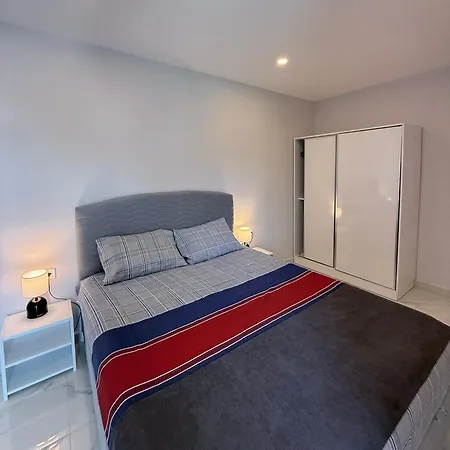 Sa Apartments! 150m To The Cleopatra Daire