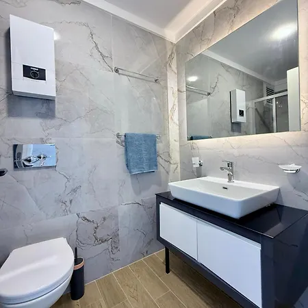 Sa Apartments! 150m To The Cleopatra Daire