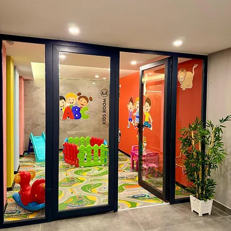 Sa Apartments! 150m To The Cleopatra Daire *