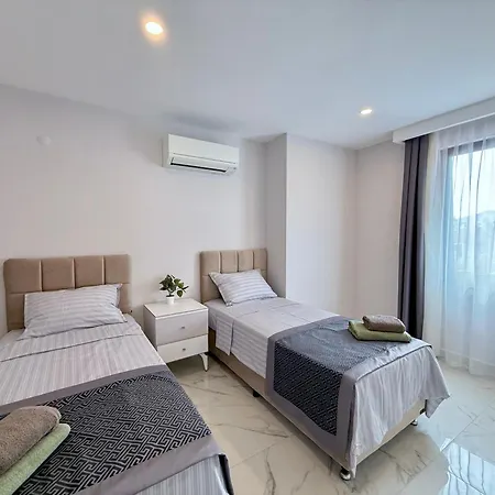 Sa Apartments! 150m To The Cleopatra Daire