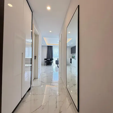 Sa Apartments! 150m To The Cleopatra *