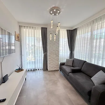 Sa Apartments! 150m To The Cleopatra شقة *