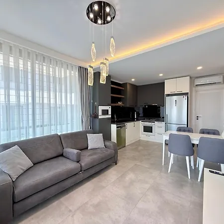 Sa Apartments! 150m To The Cleopatra شقة *