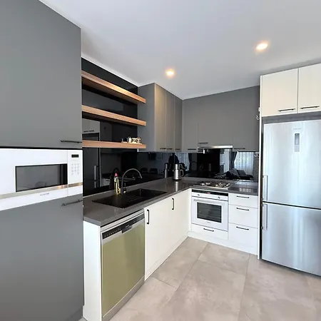 Sa Apartments! 150m To The Cleopatra *