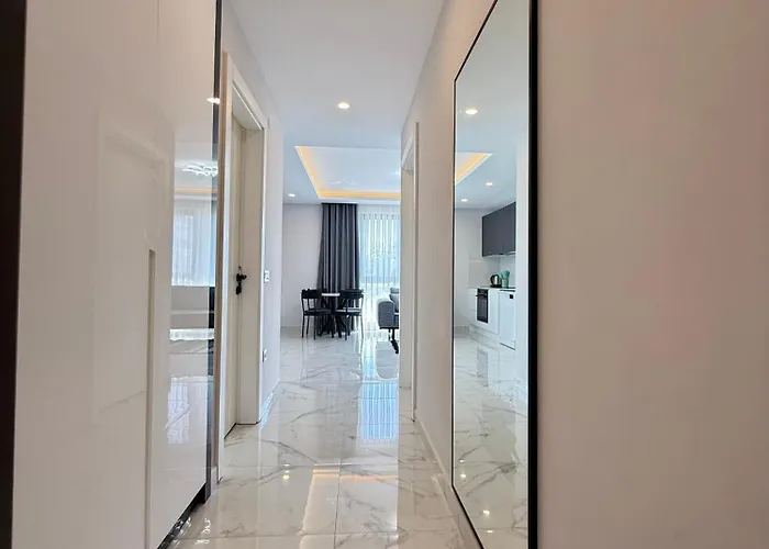 Sa Apartments! 150m To The Cleopatra *